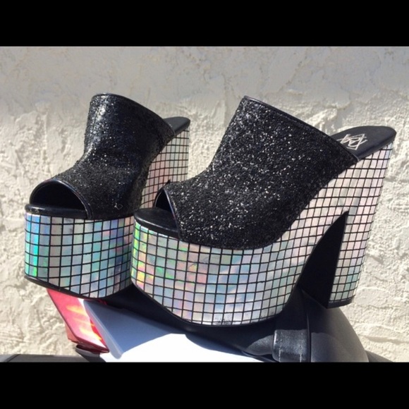 ISO YRU DISCO DREAM PLATFORM SANDALS!!!! - Picture 1 of 2